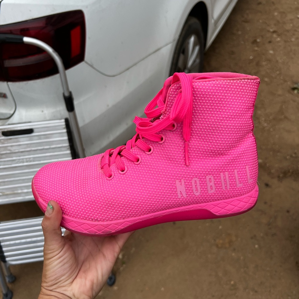 Barely used pink No Bull high tops. No wear or tear
